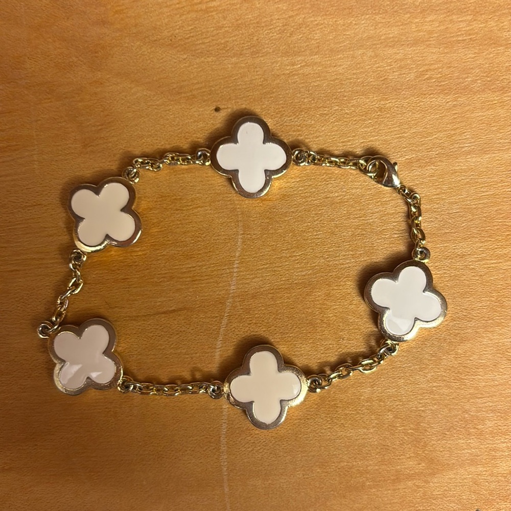 Van cleef style bracelet